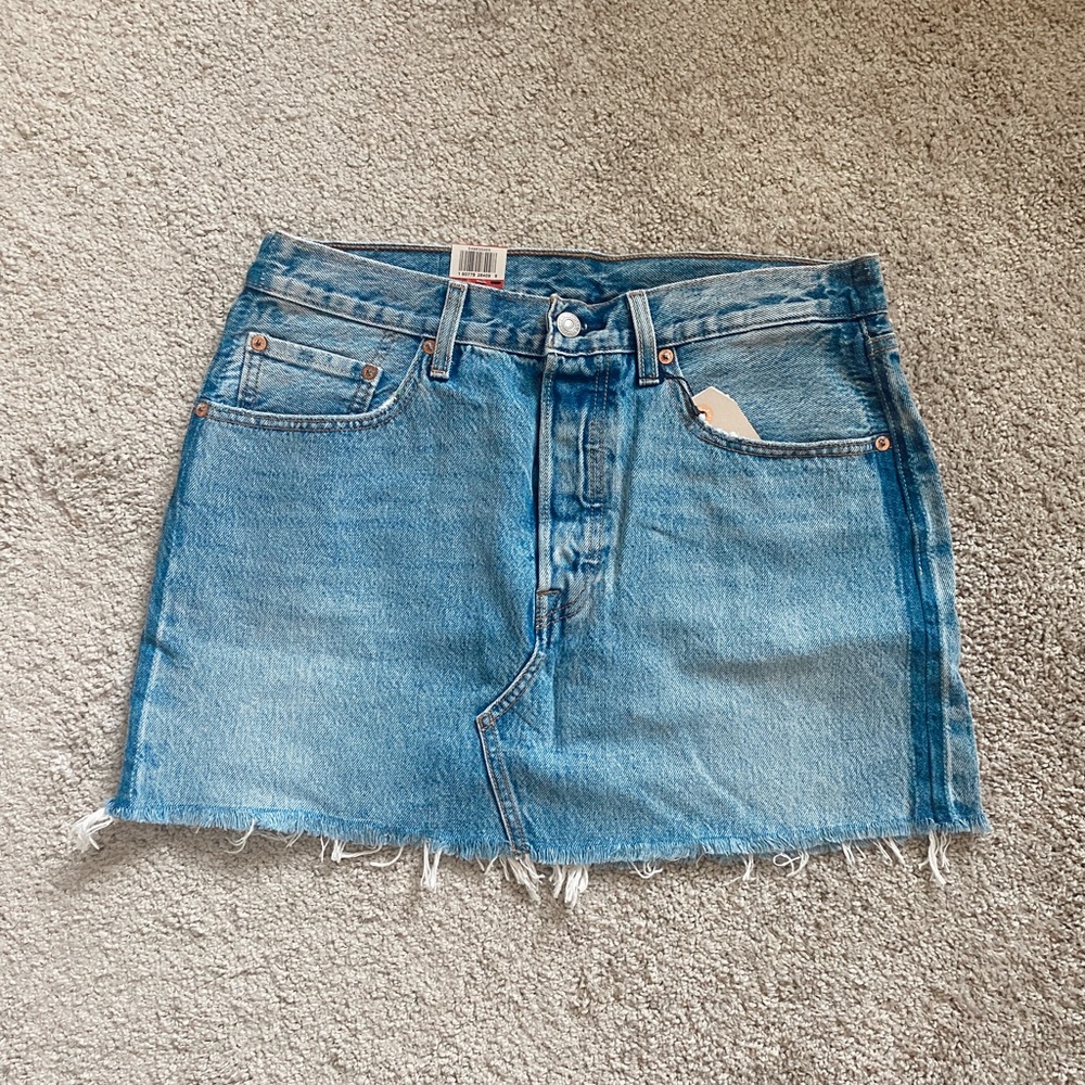 NWT Levi’s Jean mini skirt - size 30